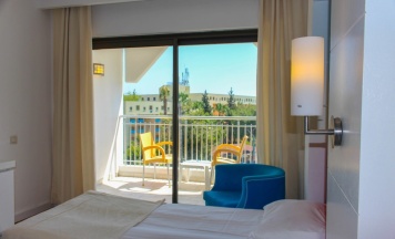Двухместный номер Standard с балконом 2 отдельные кровати в Serra Park Hotel