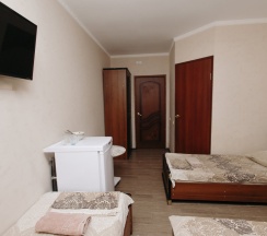 Четырёхместный номер Comfort с красивым видом из окна в Анапа Сити