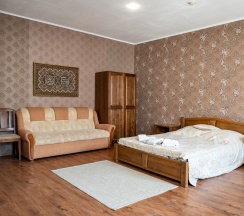 Люкс четырехместный в Lucky House