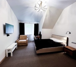 стандарт трехместный c мини-балконом triple в Берлога