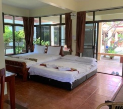 Коттедж с 2 комнатами в Avila Resort