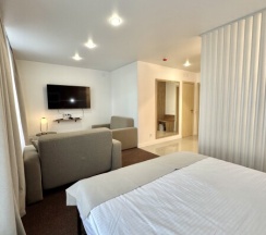 Люкс номер с 1 двухспальной кроватью + 2 спальных места в Veranda