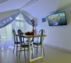 Апартаменты №2 "Люкс" на мансардном этаже в Саквояж