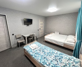 Стандарт с 3мя разделёнными кроватями (Дом Кедр)   в Гранд Алтай Манжерок