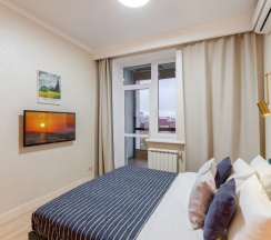 Апартаменты с балконом и с красивым видом из окна в RentPlaza