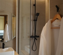 ДОМ ЛЕС  (Дом в Лесу) в Катунь Dom Hotels