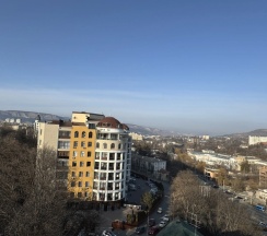 Апартаменты с 2 комнатами с балконом в Квартира двухкомнатная в центре города