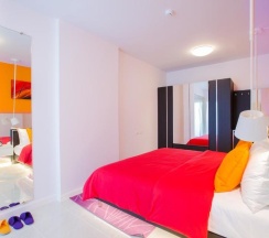 Полулюкс с балконом в W Phuket Residences