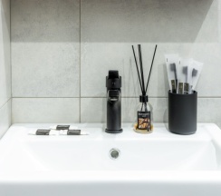 Семейный с 1 двухспальной кроватью и 1 односпальной кроватью в Арт Март