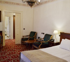 Классический номер c видом на город в Taleon Imperial Hotel