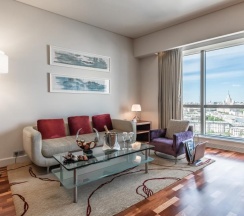 Люкс Executive, с доступом Swiss Executive Lounge - с большой двуспальной кроватью в Swissotel Красные Холмы