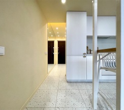 Двухуровневая студия на мансарде с джакузи в ЖК "UP-квартал Пушкинский". Близость к НИИ Турнера в Rauktis apartments