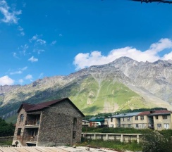 Двухместный номер Standard с балконом (двуспальная кровать) в Отель Paradise Kazbegi