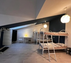 Кровать в общем номере (женский номер) в Мой Питер