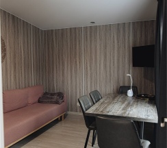 Happy House в The Les