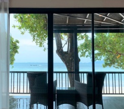 Двухместный номер Honeymoon Premier рядом с пляжем двуспальная кровать в Phi Phi Holiday Resort – SHA Extra Plus