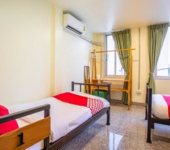 Двухместный номер Standard 2 отдельные кровати в OYO 928 Leaf Hostel