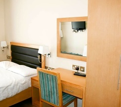 Двухместный семейный номер Economy в Cromwell Crown Hotel