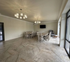 Четырёхместный коттедж в Времена года