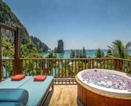 Четырёхместный номер клубный Premium Deluxe с видом на океан в Отель Centara Grand Beach Resort and Villas Krabi