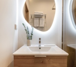 Трёхместный номер с видом на море в Kinney hotel sea view