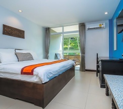 Номер Deluxe с красивым видом из окна в Kata Tranquil Villa