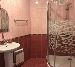 Семейный Номер Без Окна в Артик