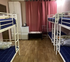 Койко-место в мужском номере на 6 человек в Apart studio Тemis&Hostel