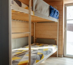 Четырёхместный коттедж с красивым видом из окна в Северное сияние