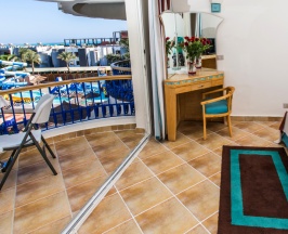 Полулюкс с балконом и с красивым видом из окна в Seagull Beach Resort Families & Couples Only - All Inclusive