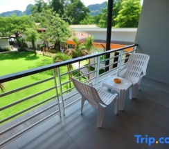 Двухместный номер Deluxe с балконом двуспальная кровать в Phi Phi Rimlay Cottage