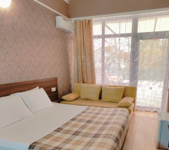 Четырёхместный комфорт с общей террасой в Уральские самоцветы