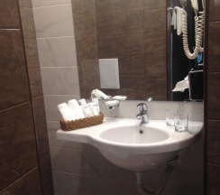Номер комфорт с 1 двуспальной кроватью и балконом (с завтраком) в Ac-hotel