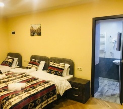 Трёхместный номер Comfort в The oldest Tbilisi