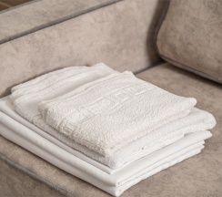 Двухкомнатный номер с двумя раздельными  кроватями в Великий Каспий