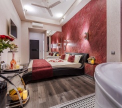 Двухместный номер Wedding Comfort with Jacuzzi двуспальная кровать в Алекс