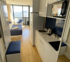 Трёхместный номер Deluxe с балконом и с видом на море в Апарт-отель MyGeorgia LLC Orbi City