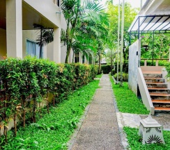 Двухместный номер Standard с видом на бассейн двуспальная кровать в Signature Phuket Resort