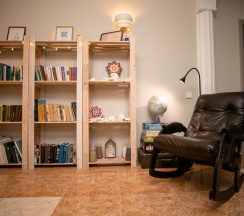 Коттедж с 6 комнатами с балконом и с красивым видом из окна в Дом пробуждения