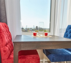Большой двухкомнатный номер с отдельной спальней и кухней в Port inn