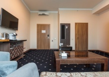 Executive Suite в Central City