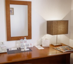 Бизнес класс комфортный с двумя кроватями или одной двуспальной кроватью и креслом-кроватью в Бенефит Плаза