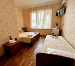 Стандартный 3х-местный номер в Арарат