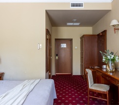 Улучшенный двухместный номер в Голден отель