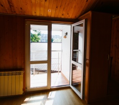 Четырехместный номер с 1 двуспальной или 2 односпальными кроватями в Самсар