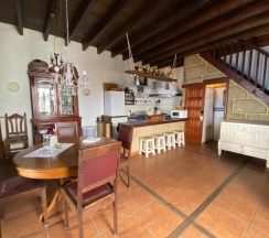 Вилла с 2 комнатами в Casa Rural Tajona & Granero