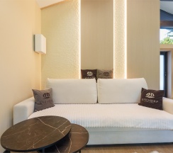 Шале на берегу вулканической реки в Кунашир резорт и СПА