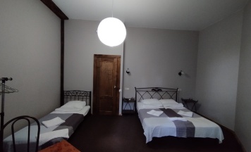 Трёхместный номер Standard в Династия