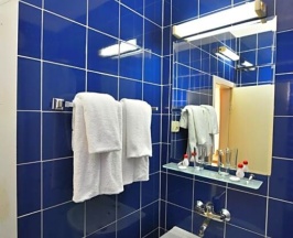 Двухместный номер Standard с балконом и с видом на море 2 отдельные кровати в Hotel Ambassador