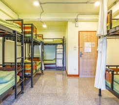 Кровать в общем номере (женский номер) в OYO 928 Leaf Hostel